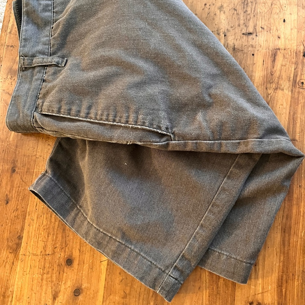 Volcom Shorts Size 30 - image 3